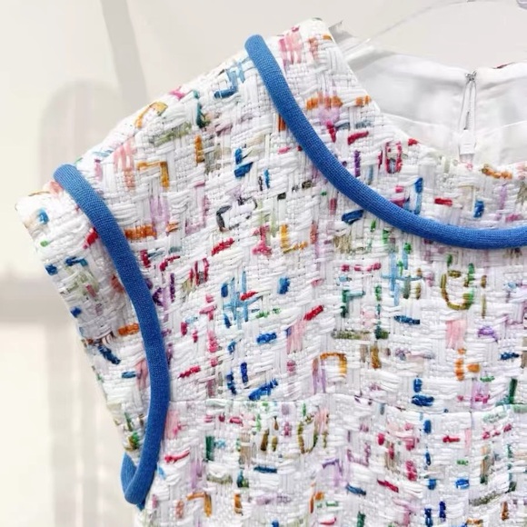 Authentic CHANEL Multicolor Nightgown with Blue Accents - Picture 2 of 7